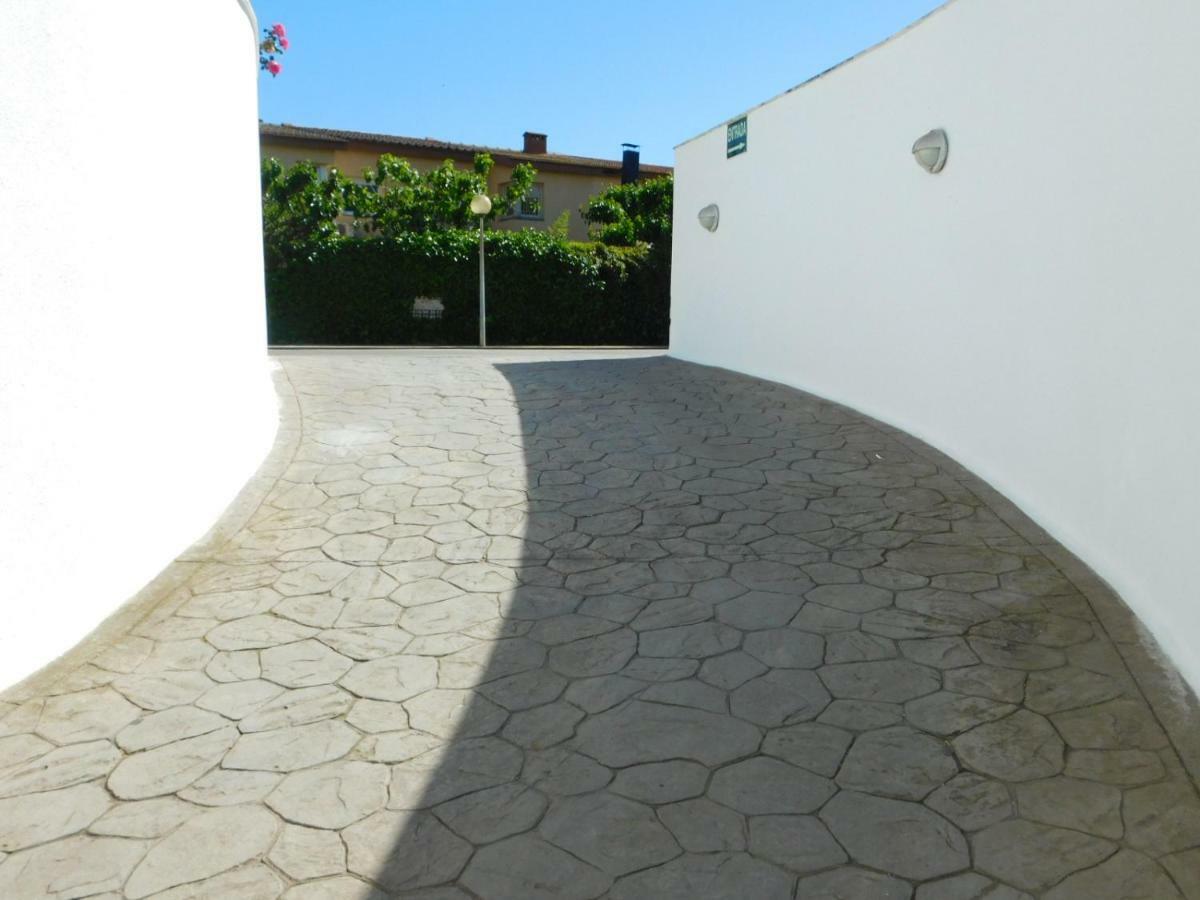 Gmid Immo Apartamento Portomarina Rosas Exteriör bild